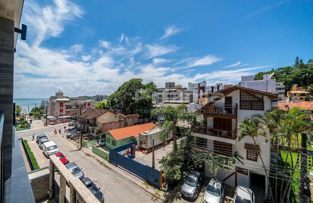 303 Bl 03 - WaldGarten Bombinhas - 50 m do Mar - Condomínio de Alto Padrão - Piscina - Academia - Salão de jogos-1